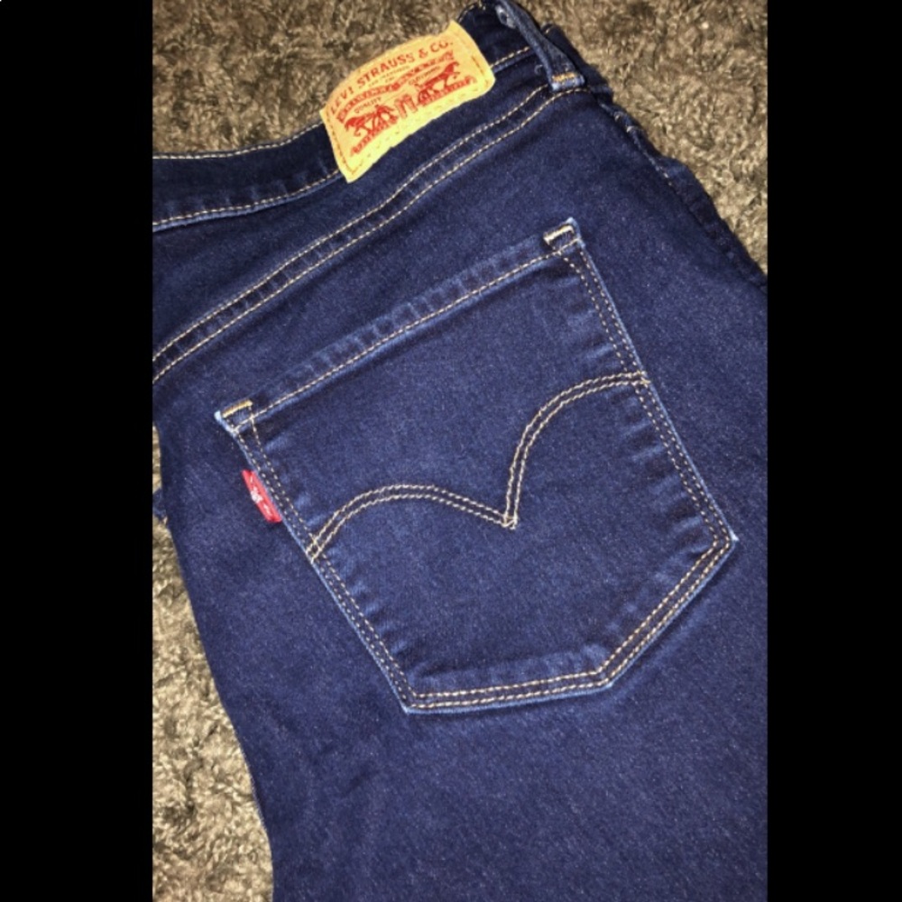 Great condition bootcut Levi’s!